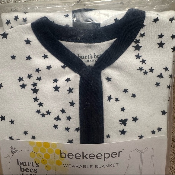 Burt’s Bees Beekeeper Wearable Blanket White With Blue Stars L 12-18 Months NWT - Picture 2 of 6